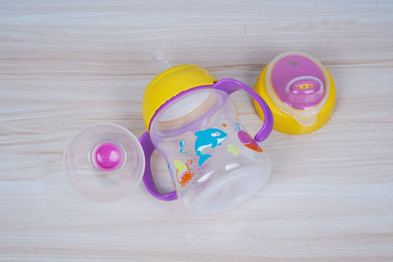 2 di 1 mesi libero di aspirazione BPA del capezzolo 6 tazza di Sippy del bambino da 6 once